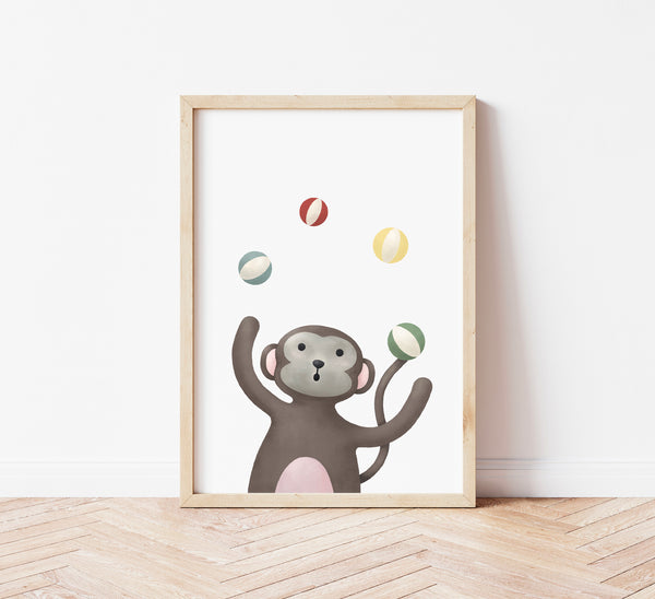 illustrazione per bambini di una scimmietta che fa giocoleria con delle palline colorate