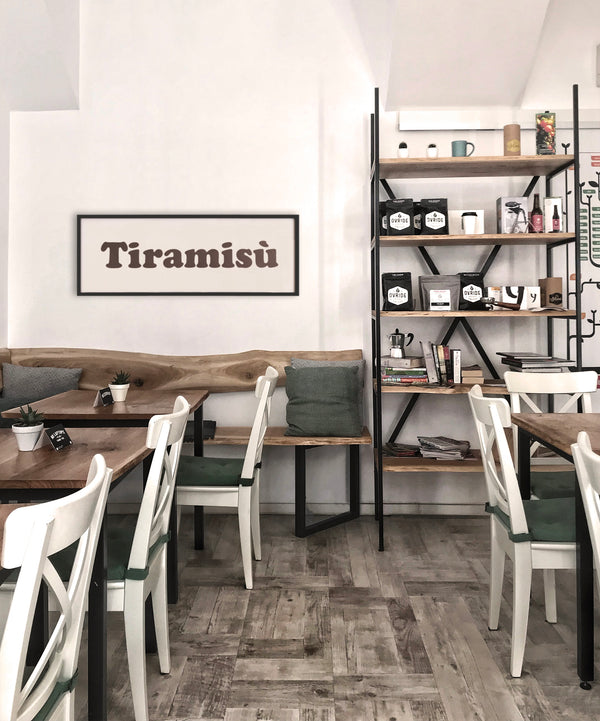 Insegna "Tiramisù" dipinta a mano