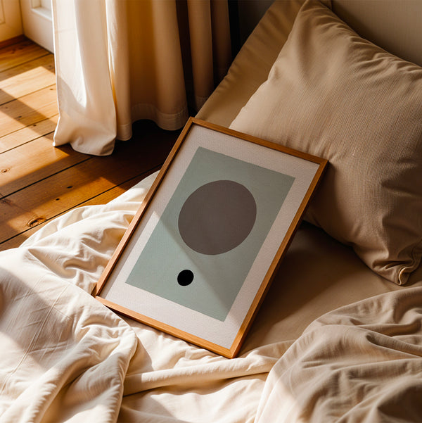 quadro astretto con due cerchi su sfondo azzurro