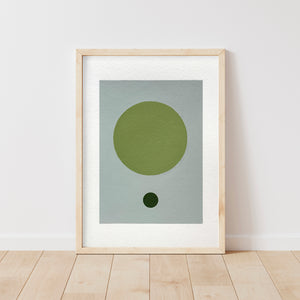 Due forme verdi dipinte a mano