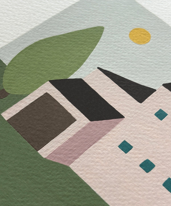 dettaglio di un quadro dipinto a mano che rappresenta una casa rosa di campagna ed un cipresso